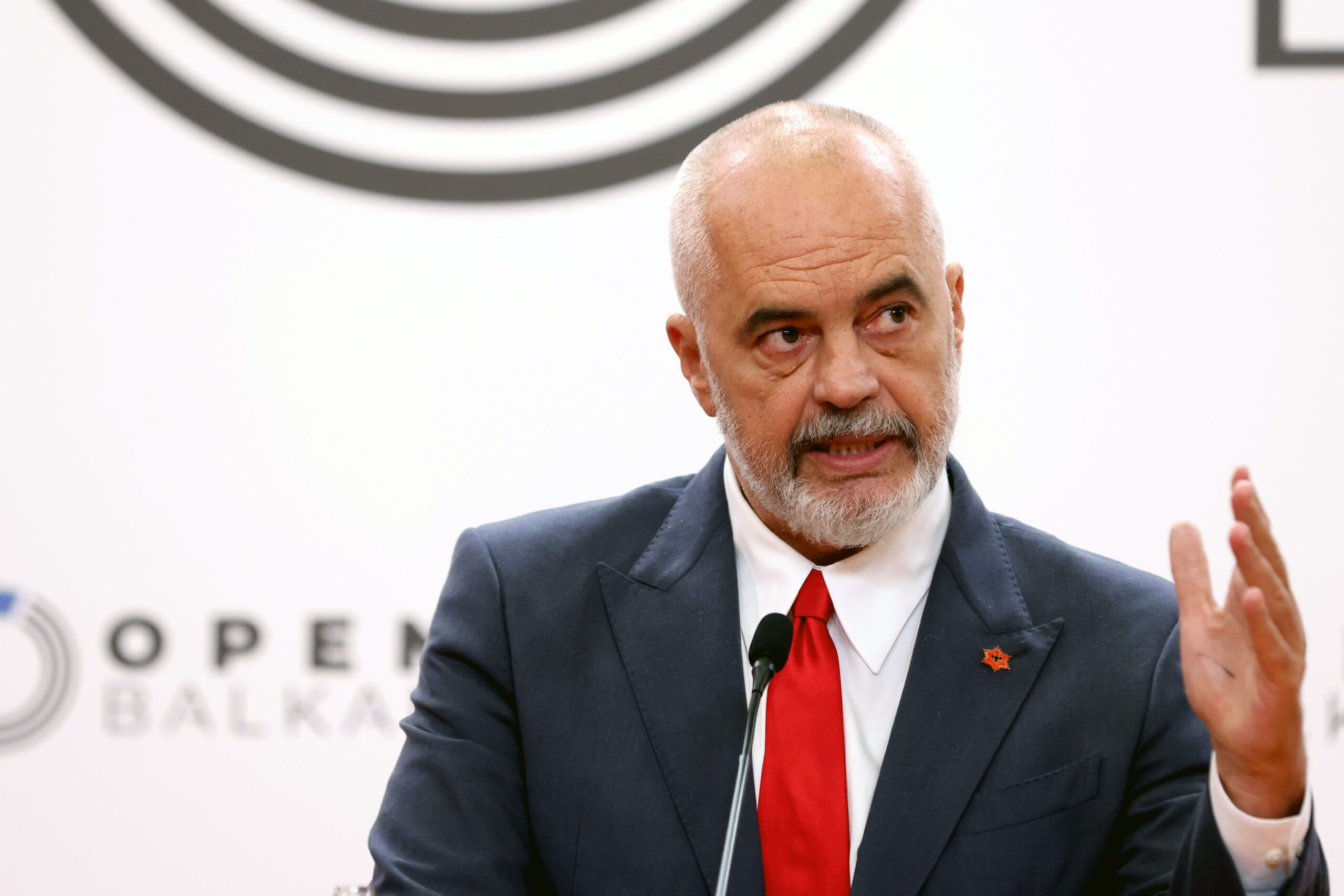 Serious changes in Albanian government composition